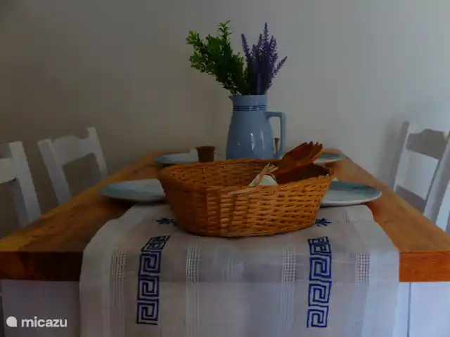 gîte / cottage huren in Griekenland, Kreta, Kavousi – Kavousi Cottages O Stavlos Eettafel details