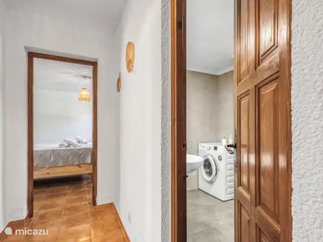 Villa Festina Lente - Javea | Espagne, Costa Blanca, Jávea - villa La salle de bain au rez-de-chaussée avec toilettes, douche et machine à laver
