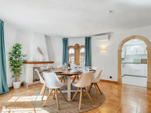 Villa Festina Lente - Javea | Espagne, Costa Blanca, Jávea - villa La salle à manger cosy près de la cuisine au rez-de-chaussée