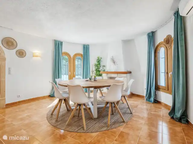 Villa Festina Lente - Javea | Espagne, Costa Blanca, Jávea - villa La salle à manger cosy au rez-de-chaussée adjacente à la cuisine