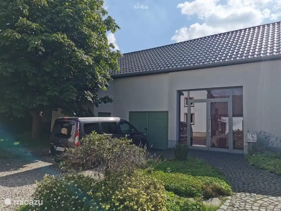 Eifelferienscheune - Haupteingang bei Sonnenwetter:-)