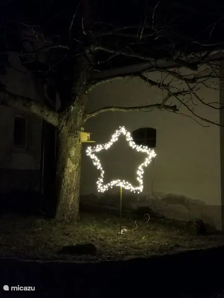 Eifelferienscheune - Außenbereich mit Parkplatz