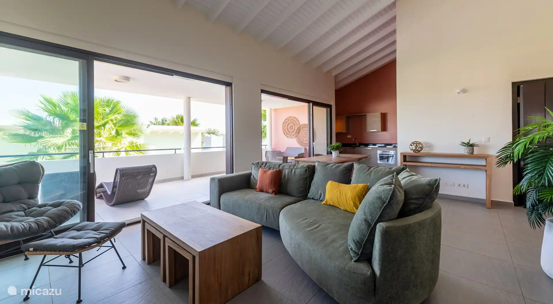 El espacio habitable es cómodo y acogedor.