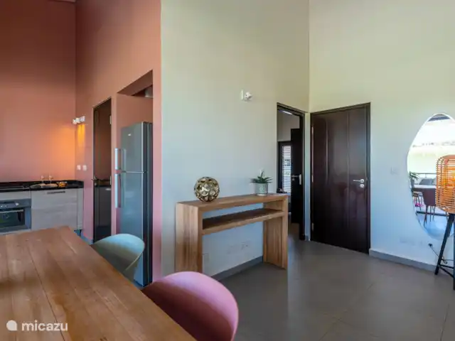 Jardin Royal (Jardin 19 - Blue Bay) | Curaçao, Curaçao-Centre, Blue Bay - appartement Depuis le salon, vous avez accès aux deux chambres.
