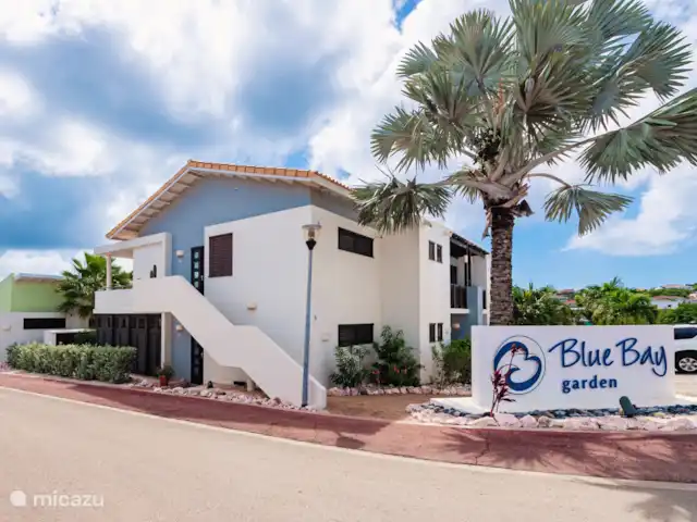Jardin Royal (Jardin 19 - Blue Bay) | Curaçao, Curaçao-Centre, Blue Bay - appartement Vous avez votre propre entrée et il y a beaucoup de place de parking devant la porte.