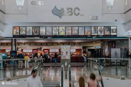 Cine en inglés y centro comercial