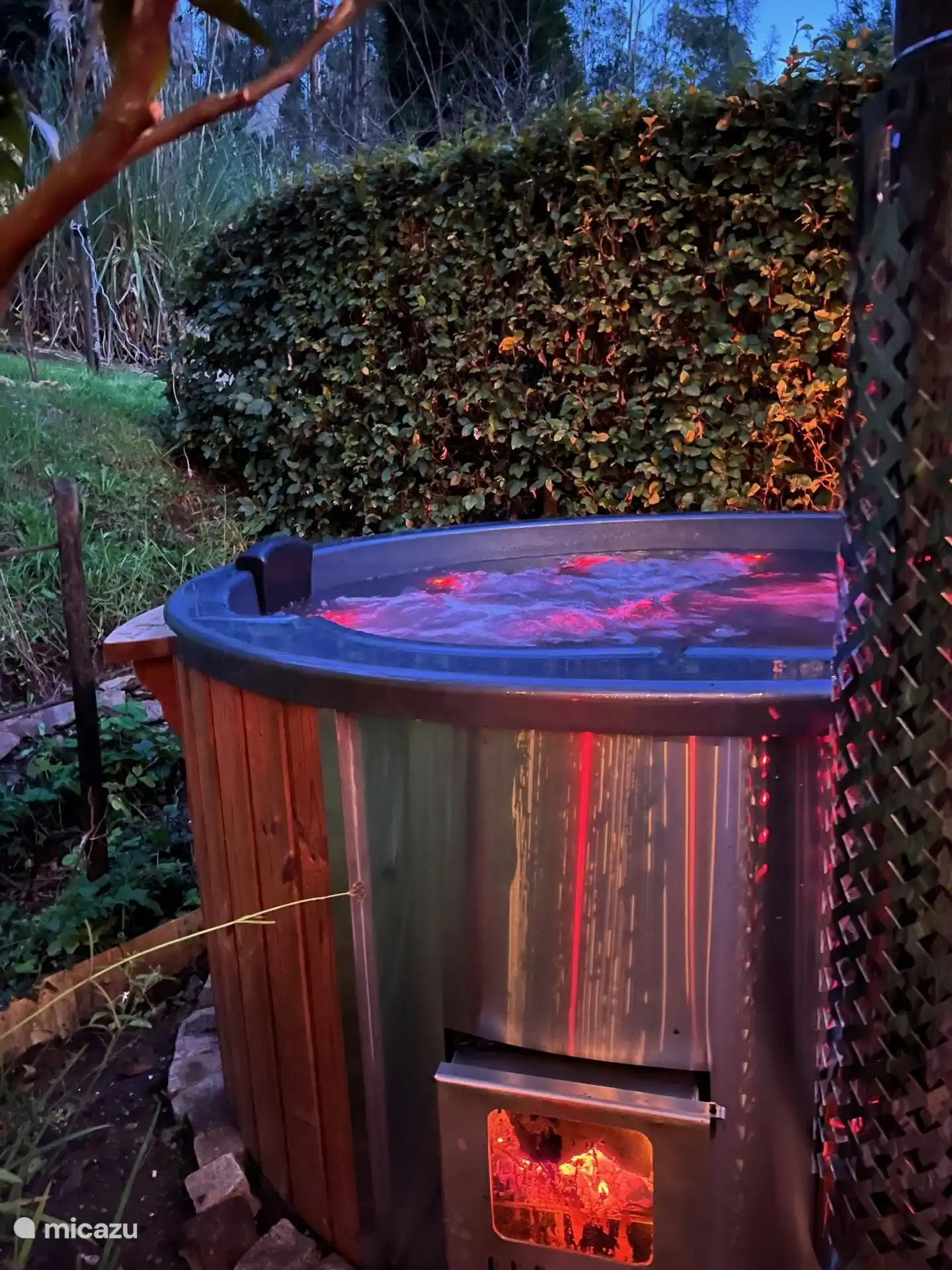 Bain à remous (en supplément).