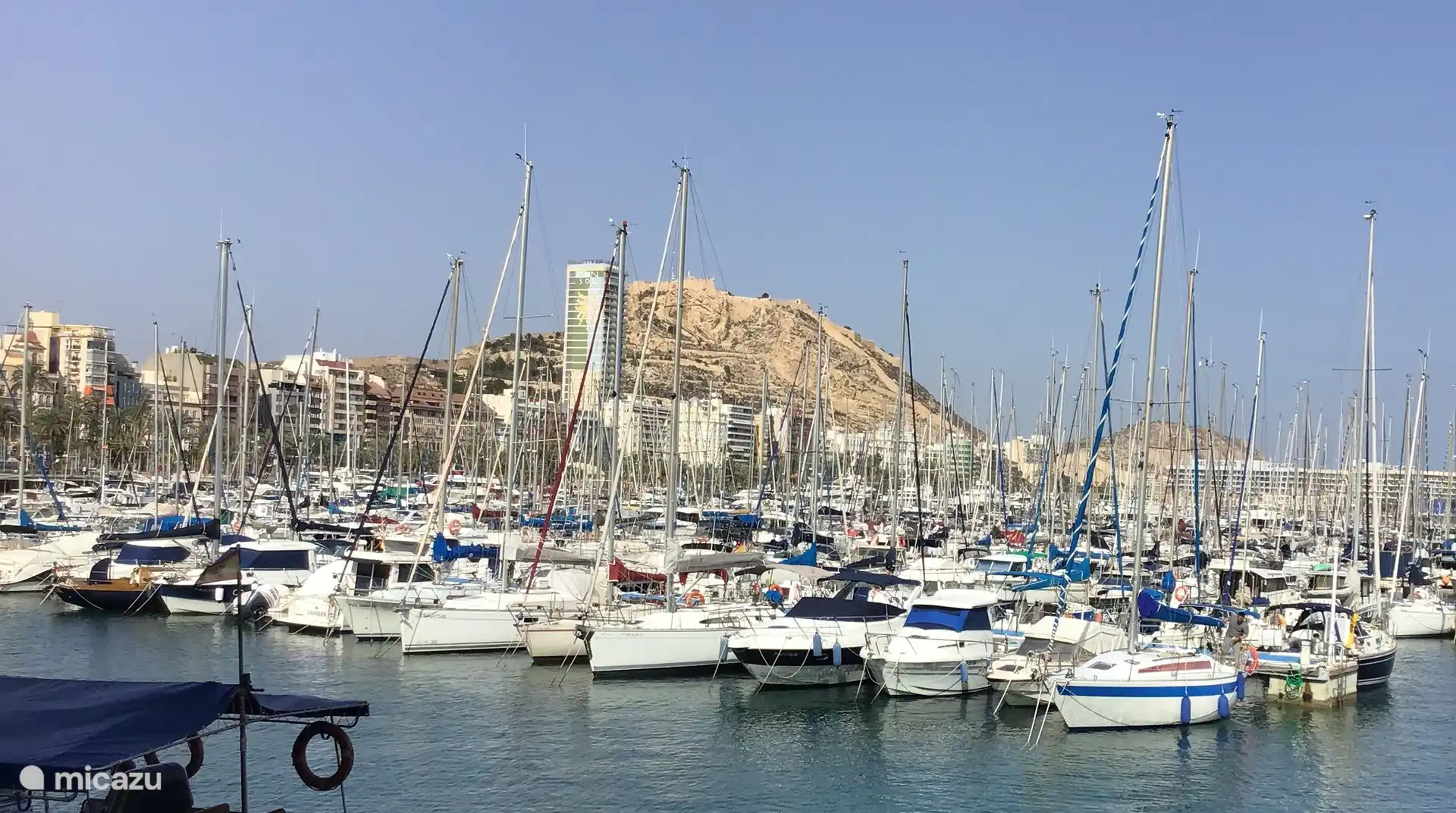 Agréable de rester dans le port 
d’Alicante