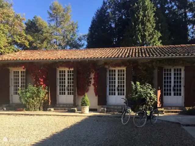 Petit Pezet | France, Charente, Brossac - maison de vacances L'annexe, la dépendance, avec 2 chambres séparées avec sanitaires privatifs pour 4 personnes supplémentaires.