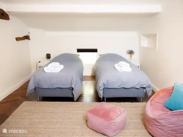 Petit Pezet | France, Charente, Brossac - maison de vacances Chambre d’enfants à l’étage 1
