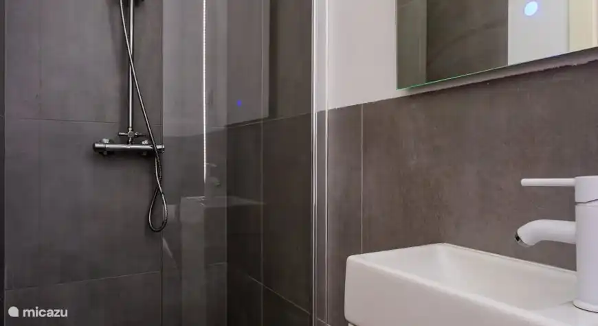 Salle de bain dans l'appartement