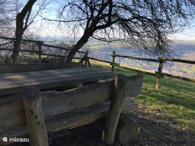 casa vacacional en Alemania, Sauerland, Beverungen – Die schönste Aussicht Camine hasta la colina opuesta y contemple el alojamiento