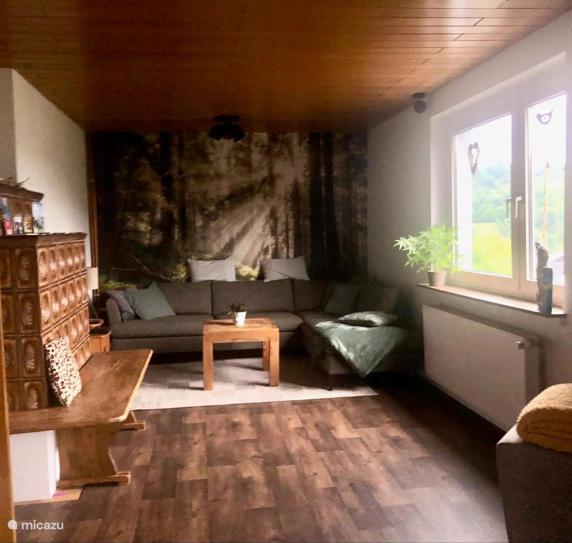 Living room suitable for up to 12 people