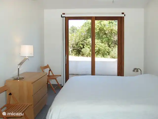 Location de Vacances France, Corse, Sainte-Lucie-de-Porto-Vecchio, villa - Villa Coucou Les Amis Vous avez une vue sur le jardin depuis les chambres spacieuses