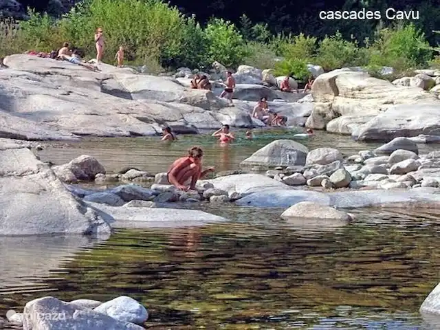 Location de Vacances France, Corse, Sainte-Lucie-de-Porto-Vecchio, villa - Villa Coucou Les Amis Au Cavu vous pourrez vous baigner dans les cascades pour ceux qui n'aiment pas l'eau salée. Vous pouvez faire de belles promenades ici dans les montagnes.