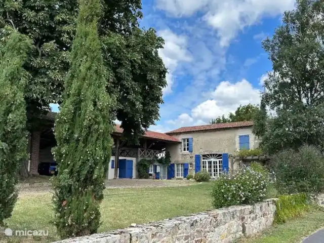 Location de Vacances France, Puy-de-Dôme, Saint-Flour-l'Étang, villa - La Vigne Location de Vacances France, Puy-de-Dôme, Saint-Flour-l'Étang, villa - La Vigne