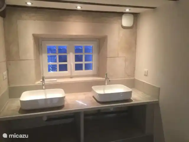 Location de Vacances France, Puy-de-Dôme, Saint-Flour-l'Étang, villa - La Vigne Salle de bain 3