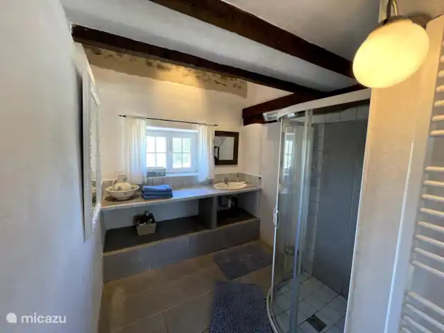 Location de Vacances France, Puy-de-Dôme, Saint-Flour-l'Étang, villa - La Vigne Salle de bain 2