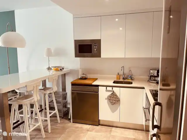 Casa Mar y Más en España, Murcia, San Pedro del Pinatar - casa vacacional Cocina con la barra de cocina.