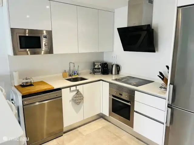 Casa Mar y Más en España, Murcia, San Pedro del Pinatar - casa vacacional Cocina con lavavajillas, microondas, horno, nevera grande y congelador