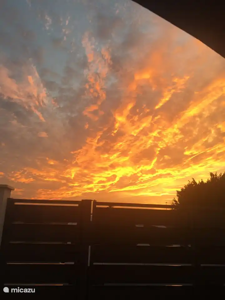 Vista desde la terraza de la Casa al atardecer.