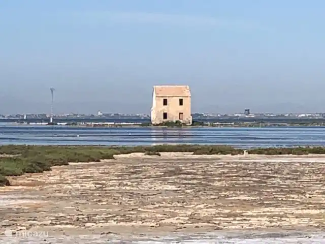 Casa Mar y Más en España, Murcia, San Pedro del Pinatar - casa vacacional Si tomas la hermosa ruta a pie (o en bicicleta) (por la naturaleza) desde el Mar Menor hasta el Mar Mediterráneo, verás esta pintoresca imagen.