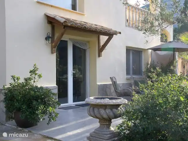 Villa Foia Vella, suite Lavandula | Espagne, Costa Blanca, Benigembla - chambres d'hôtes Entrée privée et terrasse de la suite Lavandula