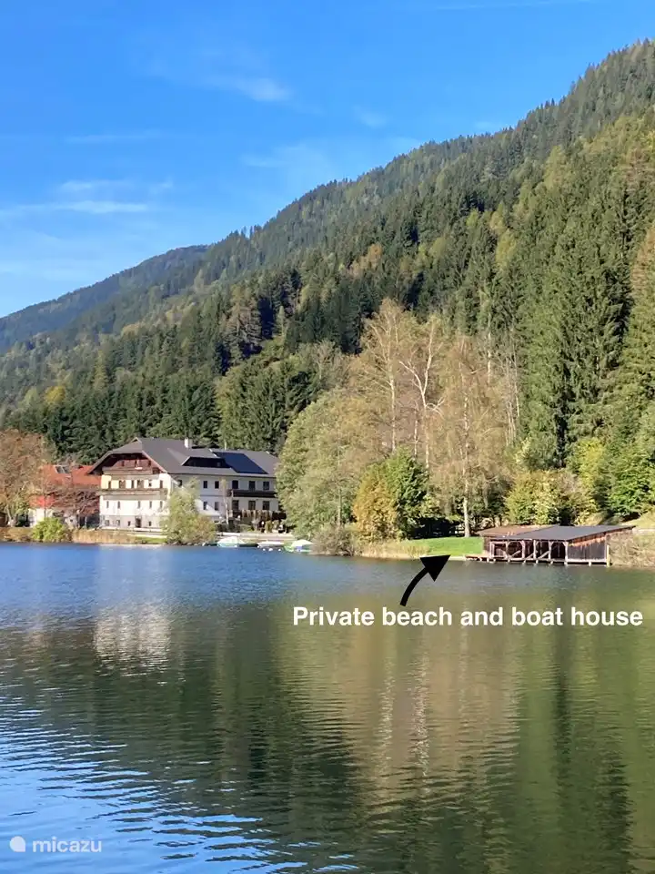 Privatstrand, exklusiv für unsere Gäste und Bootshaus