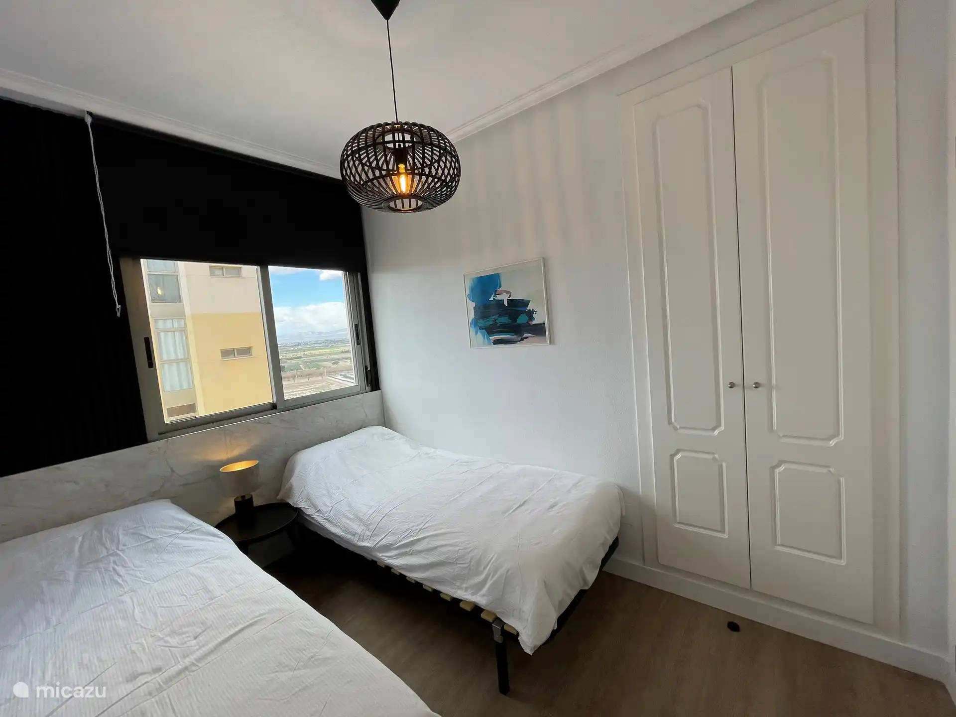 2ème chambre spacieuse idéale pour les enfants ou rapprochez les lits pour créer un lit double