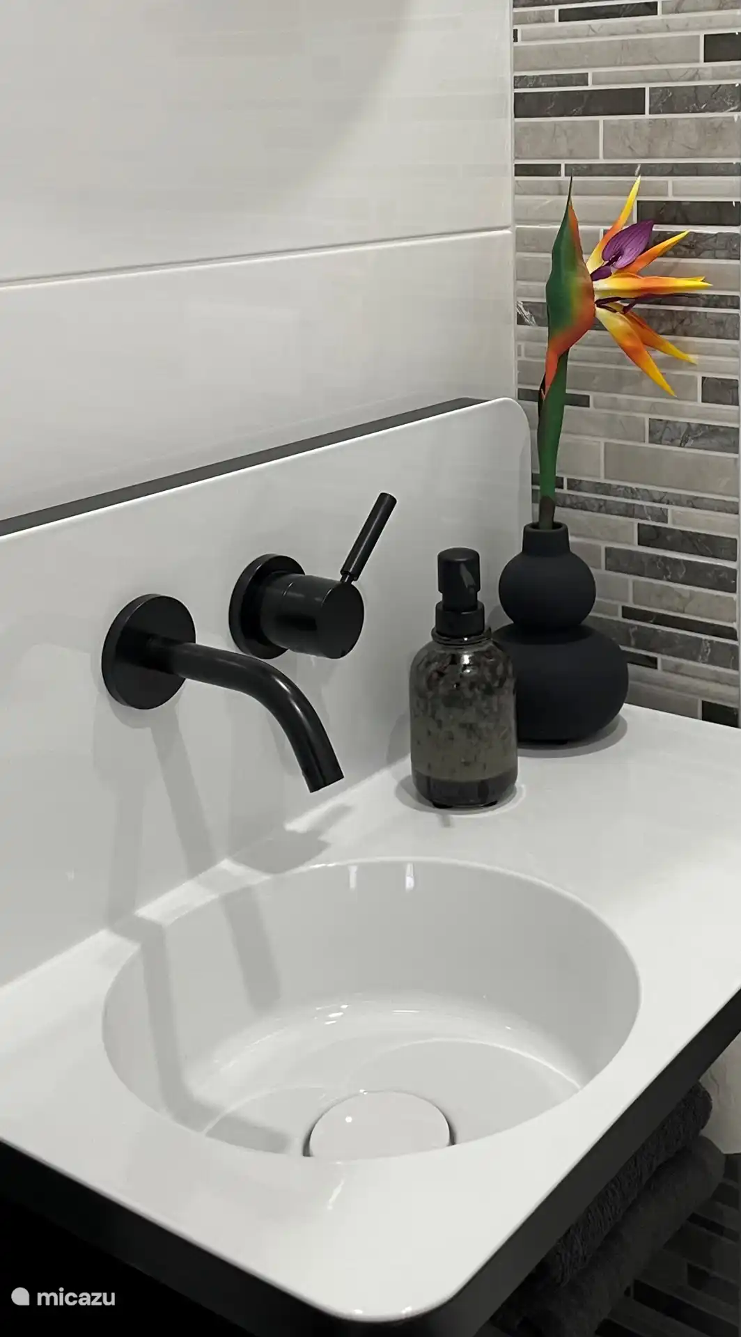 Les toilettes séparées sont très luxueuses