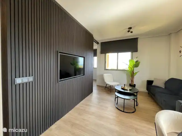 Casa Vista Al Mar | Espagne, Costa Blanca, Guardamar del Segura - appartement Salon décoré avec goût avec une grande télévision intelligente de 55 pouces