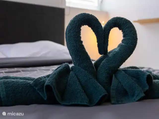 A&V appartement | Curaçao, Curaçao-Centre, Abrahamsz - maison de vacances Chambre 2 avec sommier tapissier de luxe et placard ouvert