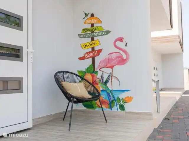 A&V appartement | Curaçao, Curaçao-Centre, Abrahamsz - maison de vacances Découvrez le confort ultime dans cette retraite moderne de deux chambres à Curaçao. Situé dans un complexe de petite taille avec 7 maisons et une piscine, il offre le point de chute idéal, à seulement 15 minutes de Mambo et de la plage de Jan Thiel, et à 4 minutes du supermarché Manguso