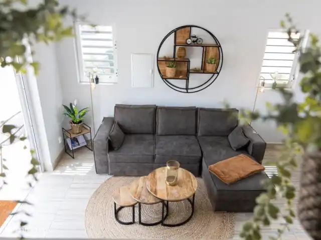 A&V appartement | Curaçao, Curaçao-Centre, Abrahamsz - maison de vacances Salon avec canapé-lit et 43 inc tv avec netflix, youtube etc