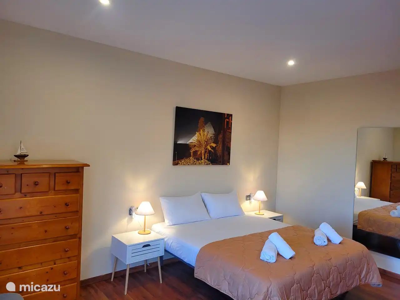 Slaapkamer 3 met tweepersoonsbed en slaapbank/opklapbed voor twee personen