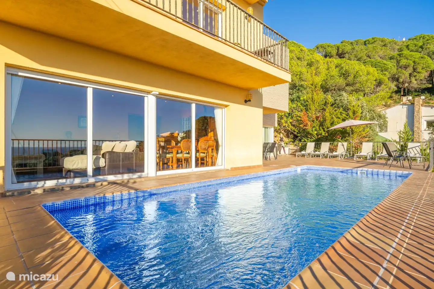 Een pluspunt; de woonkamer ligt op hetzelfde niveau als de woonkamer