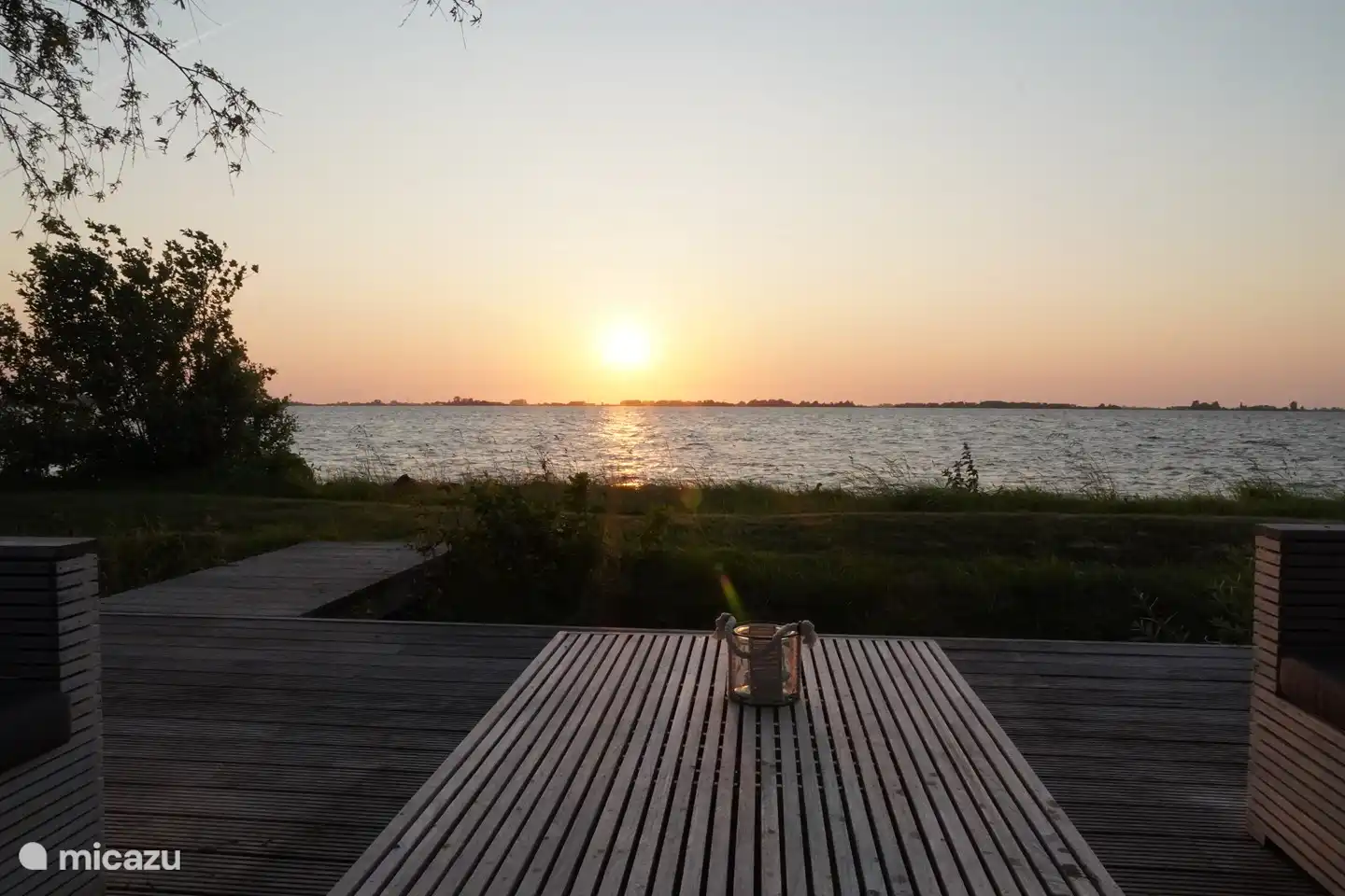 Le coucher de soleil depuis la terrasse.