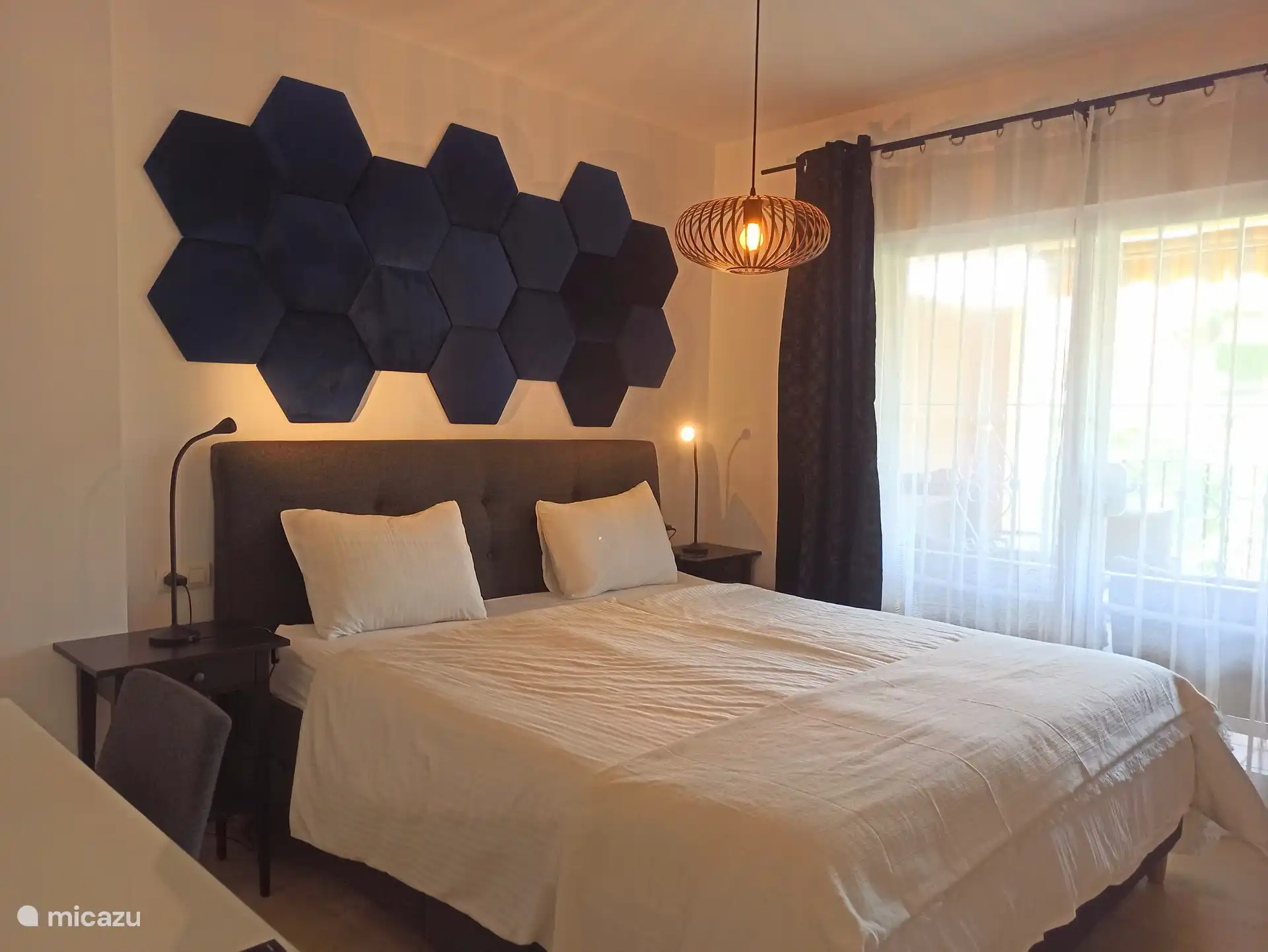 Master bedroom 180*200 king size bed