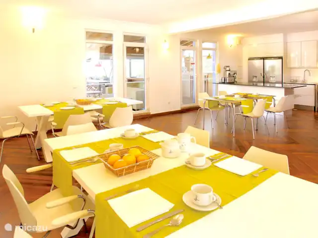 Villa Monte D'Oiro en Portugal, Algarve, Lagos - villa Comedor independiente cerca de la cocina.