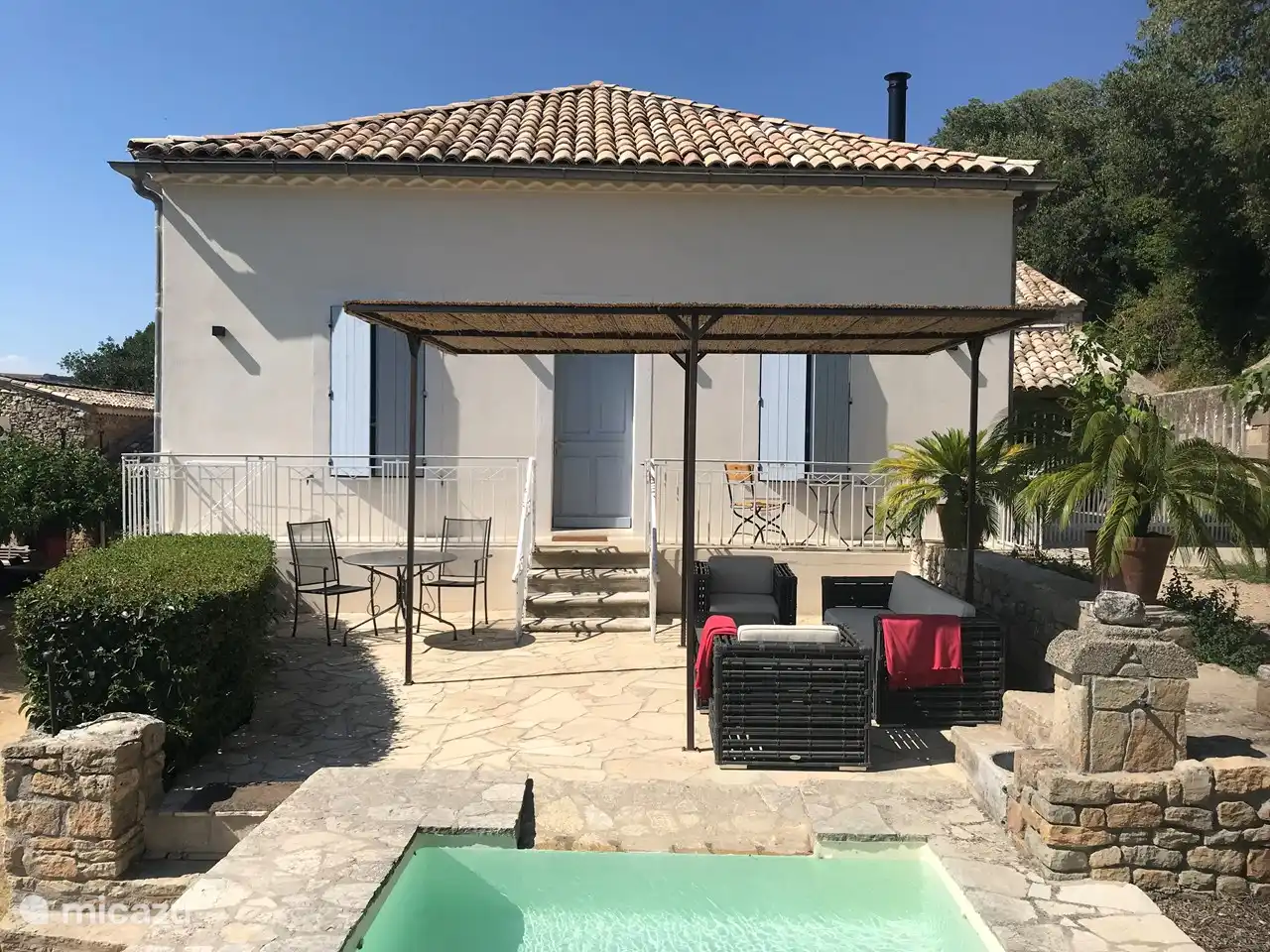 private terrace with entrance