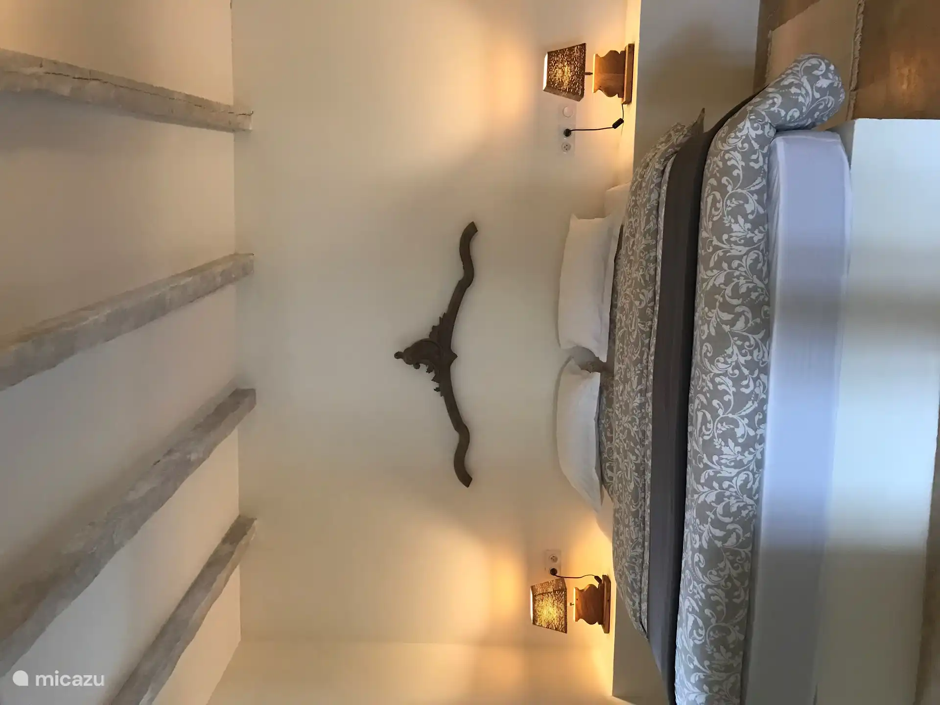 chambre avec salle de bain en suite