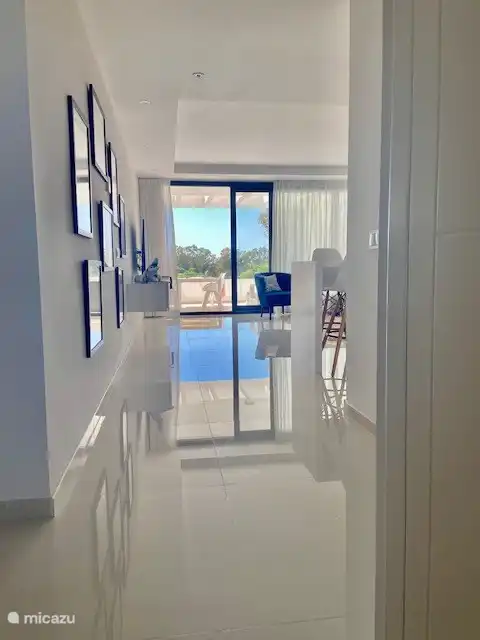 Eingang mit direktem Zugang zum Wohnraum