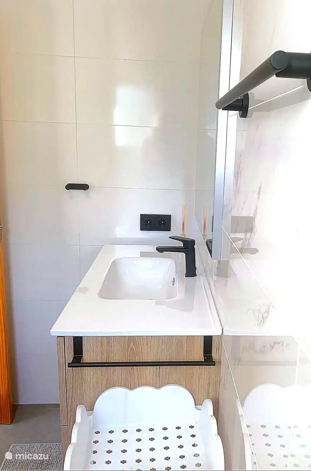 Baños elegantes y modernos
