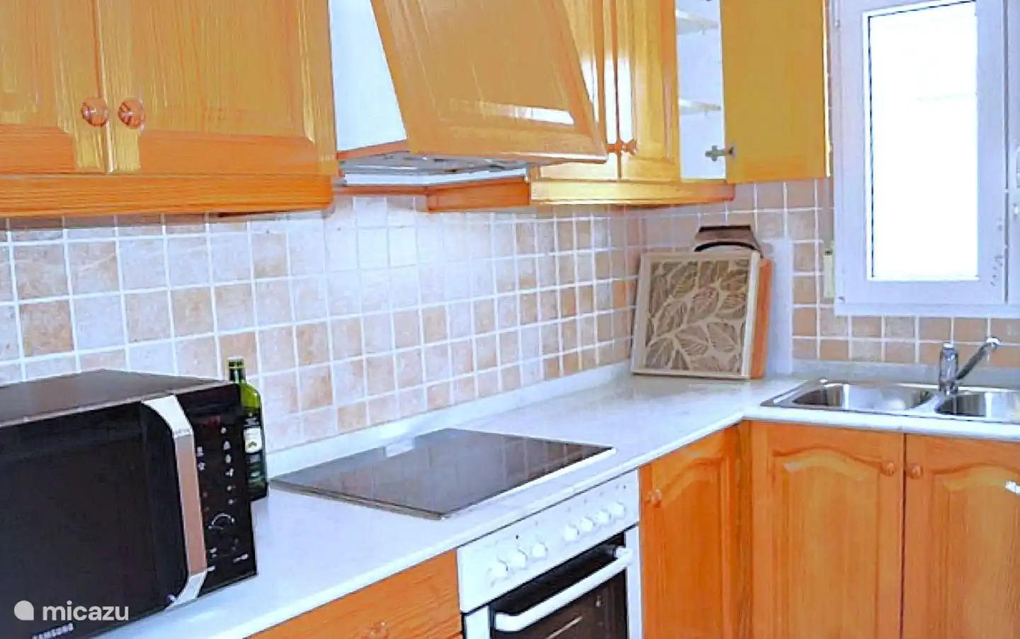 La cocina está totalmente equipada con frigorífico-congelador, microondas, horno, cocina eléctrica, cafetera Nespresso y cafetera de filtro.
