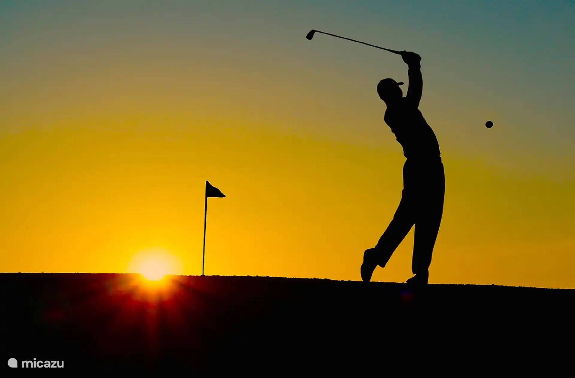 Juegue al golf temprano en la mañana o al final de la tarde
