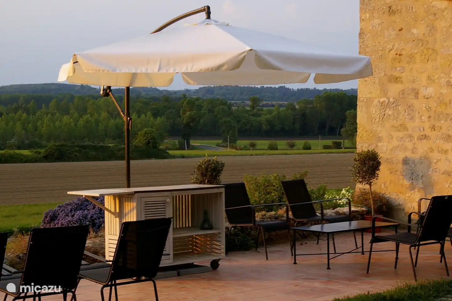 panoramic terrace of Lavau