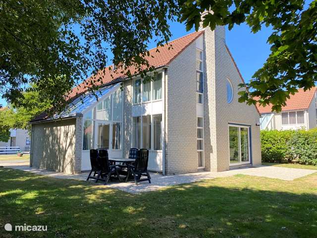 Holiday home in Netherlands – villa Ooghduyne by the sea