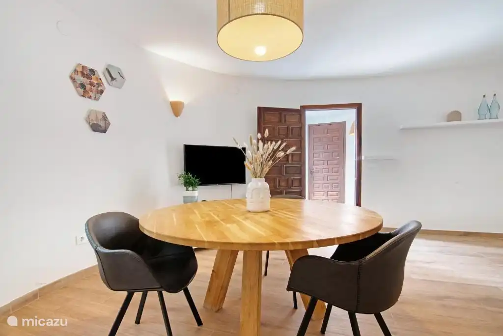 Gästehaus mit TV und Haustür