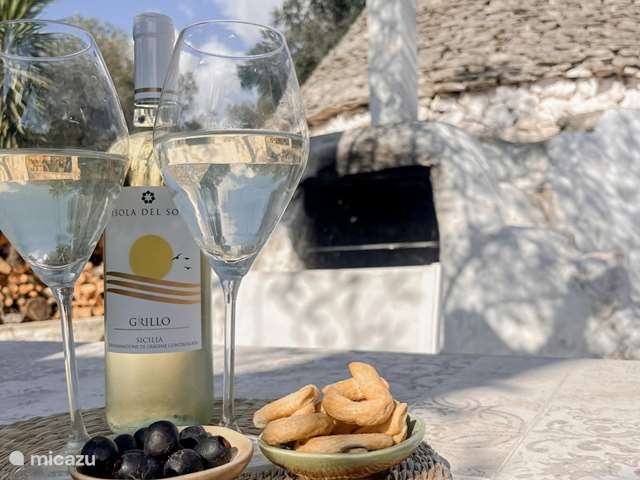 Holiday home in Italy, Apulia – holiday house Trullo il sogno bianco