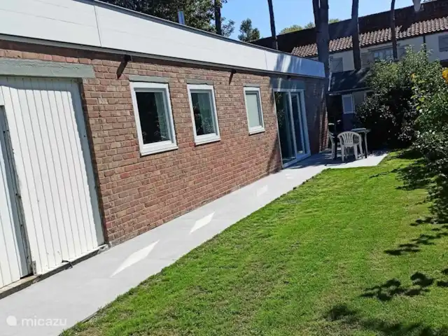 Hartedrie huren in België, Belgische Kust, De Haan - vakantiehuis rondom tuin met terras
